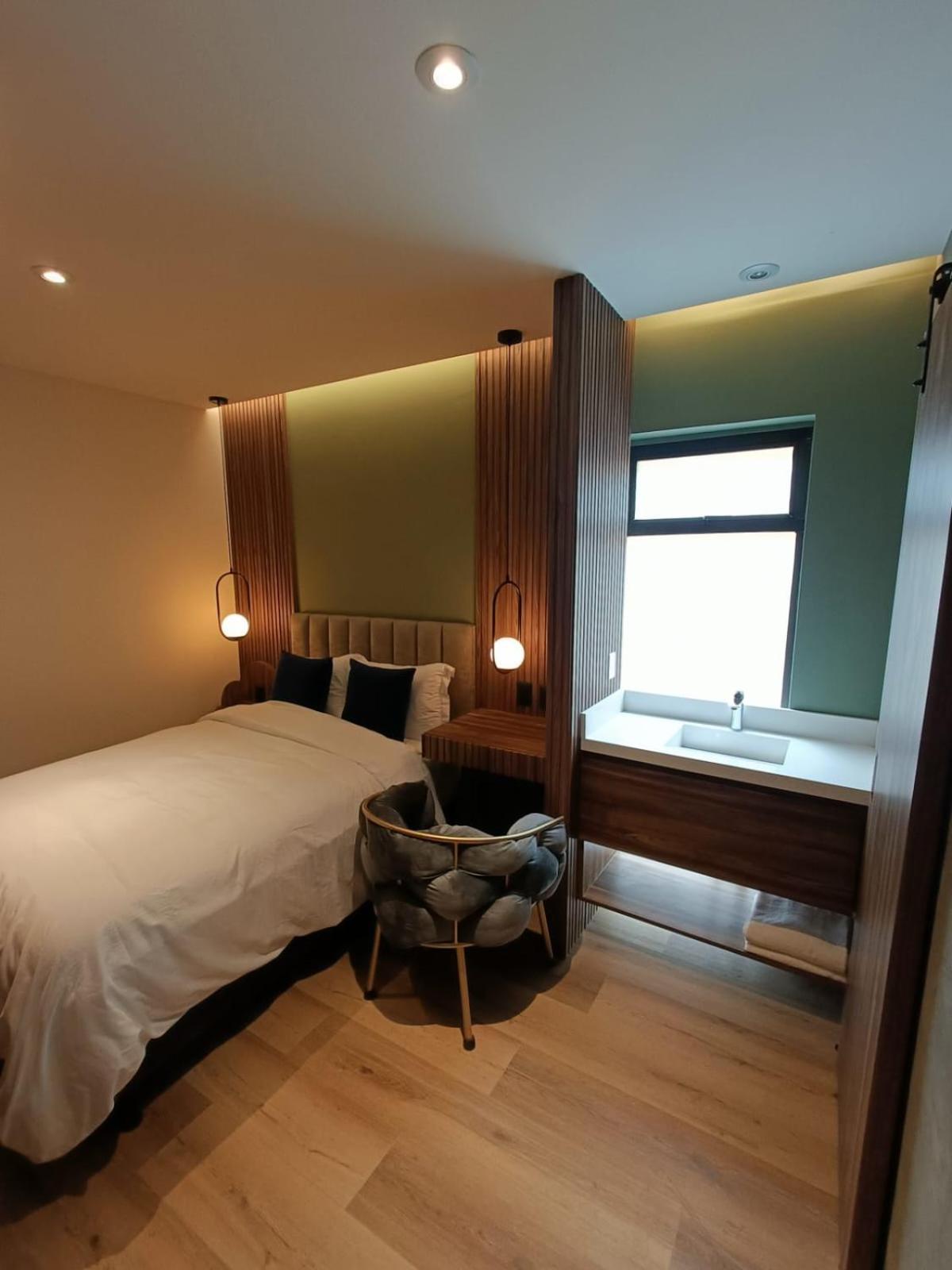 Eugenio Suetes Hotel Kota Meksiko Bagian luar foto